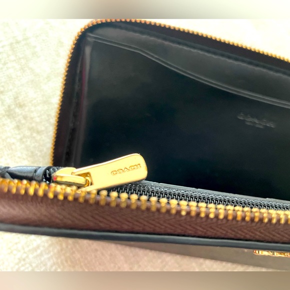 Coach Leather Monogram Signature Crossbody Bag & Wristlet - Picture 12 of 14